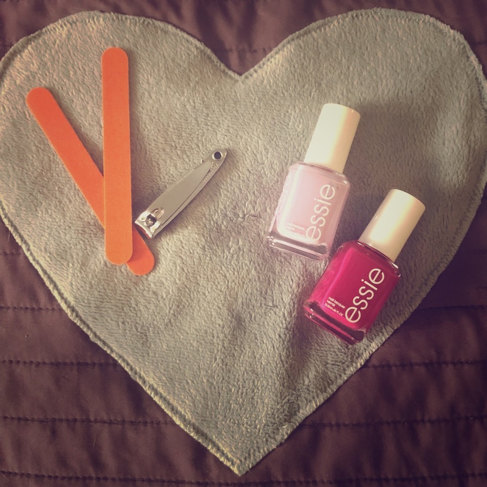 NWT Essie brand polish 2 for 1 price!